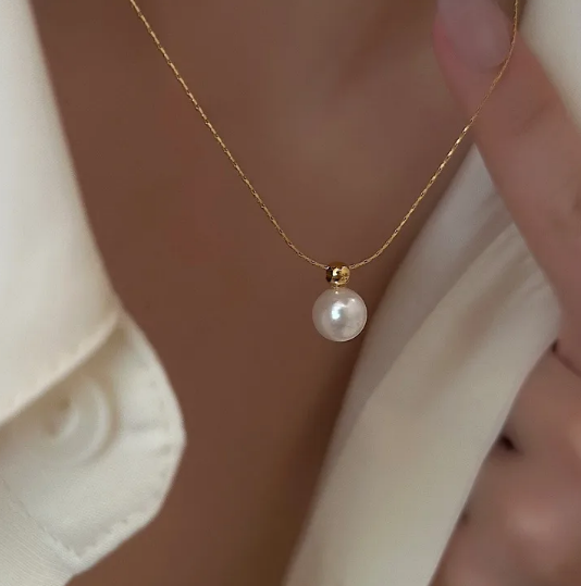 Gold Pearl Pendant Necklace